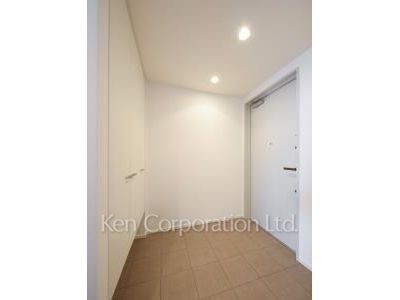 芝浦アイランド ブルームタワーの写真 玄関 ※27階の同じ間取タイプを撮影。仕様が異なることがあります。