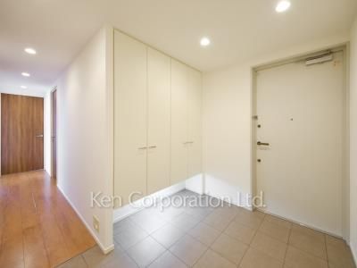 芝浦アイランド ブルームタワーの写真 玄関 ※27階の同じ間取タイプを撮影。仕様が異なることがあります。