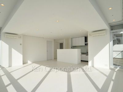 芝浦アイランド ブルームタワーの写真 居室（LDなど） ※39階の同じ間取タイプを撮影。仕様が異なることがあります。