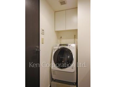 芝浦アイランド ブルームタワーの写真 洗濯乾燥機 ※34階の同じ間取タイプを撮影。仕様が異なることがあります。