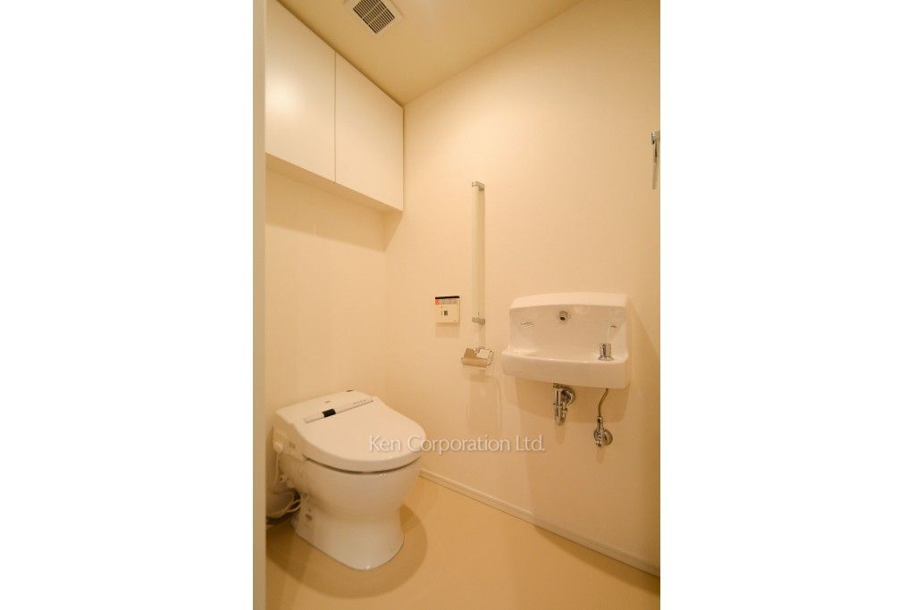 トイレ ※33階の同じ間取タイプを撮影。仕様が異なることがあります。