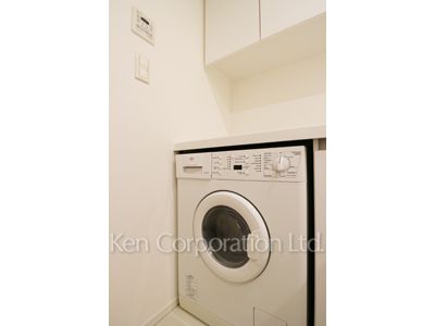 洗濯乾燥機 ※36階の同じ間取タイプを撮影。仕様が異なることがあります。