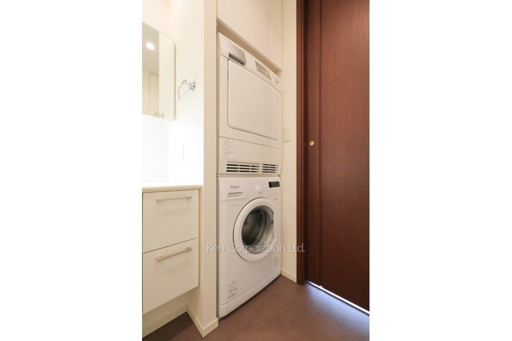 芝浦アイランド ブルームタワーの写真 洗濯乾燥機 ※46階の同じ間取タイプを撮影。仕様が異なることがあります。