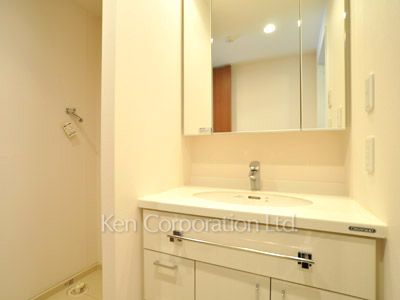 プラティーヌ新宿新都心の写真 パウダールーム ※15階の同じ間取タイプを撮影。仕様が異なることがあります。