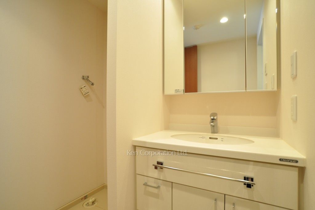 プラティーヌ新宿新都心の写真 パウダールーム ※15階の同じ間取タイプを撮影。仕様が異なることがあります。