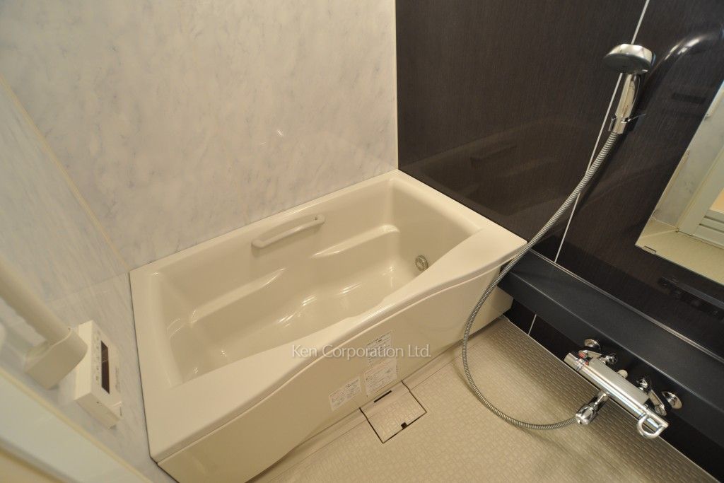 プラティーヌ新宿新都心の写真 バスルーム ※15階の同じ間取タイプを撮影。仕様が異なることがあります。