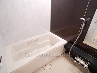 プラティーヌ新宿新都心の写真 バスルーム ※16階の同じ間取タイプを撮影。仕様が異なることがあります。