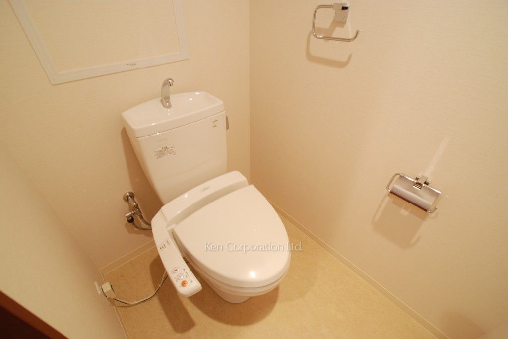 プラティーヌ新宿新都心の写真 トイレ ※16階の同じ間取タイプを撮影。仕様が異なることがあります。