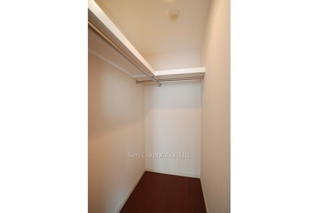 プラティーヌ新宿新都心の写真 ウォークインクローゼット ※16階の同じ間取タイプを撮影。仕様が異なることがあります。