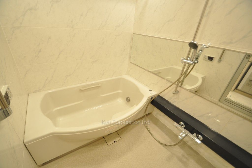 プラティーヌ新宿新都心の写真 バスルーム ※20階の同じ間取タイプを撮影。仕様が異なることがあります。