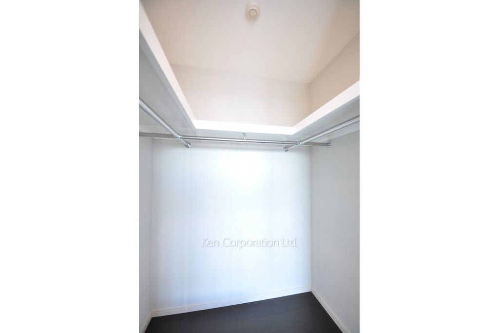 プラティーヌ新宿新都心の写真 ウォークインクローゼット ※20階の同じ間取タイプを撮影。仕様が異なることがあります。