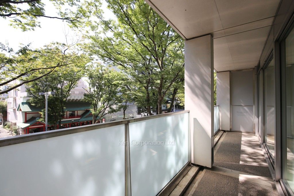表参道ヒルズゼルコバテラスの写真 バルコニー