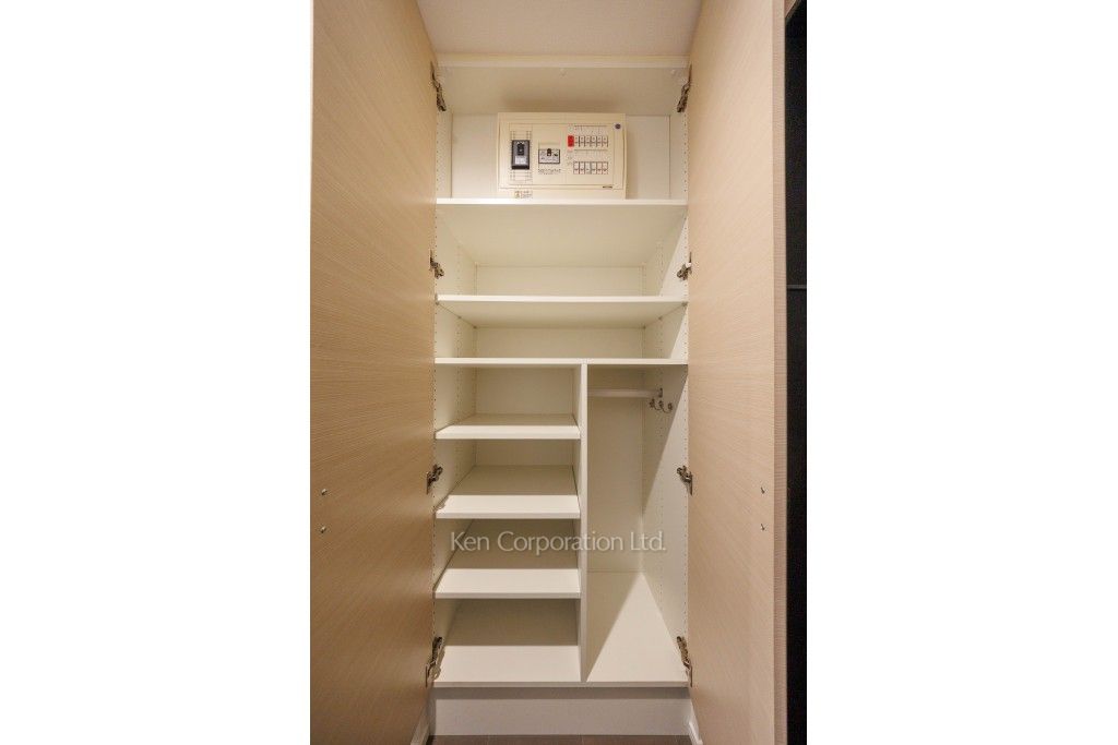 オーパスレジデンス恵比寿の写真 シューズクローゼット