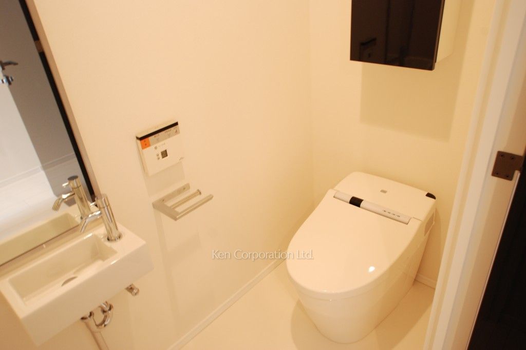 Brillia ist 西麻布霞町の写真 トイレ ※4階の同じ間取タイプを撮影。仕様が異なることがあります。