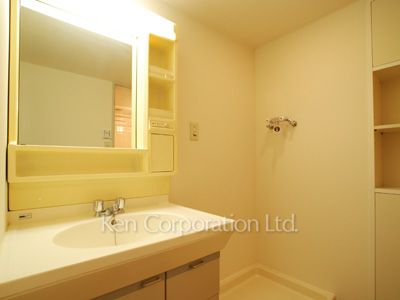 芝浦スクエアハイツの写真 パウダールーム ※2階の同じ間取タイプを撮影。仕様が異なることがあります。