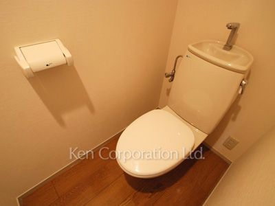 芝浦スクエアハイツの写真 トイレ ※2階の同じ間取タイプを撮影。仕様が異なることがあります。