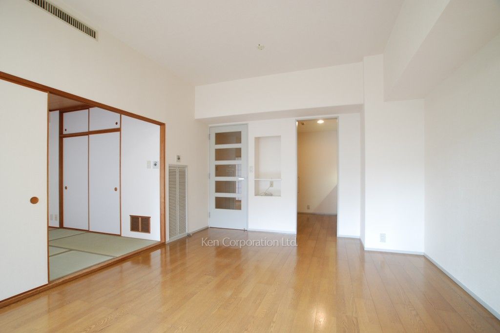 芝浦スクエアハイツの写真 居室（LDなど） ※2階の同じ間取タイプを撮影。仕様が異なることがあります。