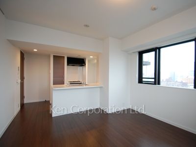 居室（LDなど） ※10階の同じ間取タイプを撮影。仕様が異なることがあります。