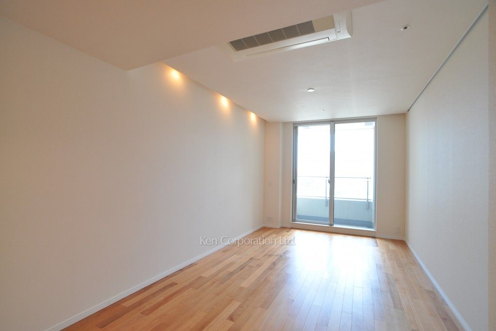 パークアクシス青山一丁目タワーの写真 リビングダイニング