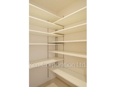 MFPR目黒タワーの写真 シューズインクローゼット ※12階の同じ間取タイプを撮影。仕様が異なることがあります。