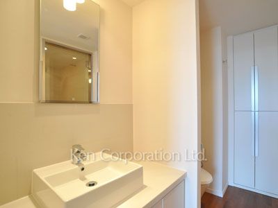 パークアクシス青山一丁目タワーの写真 パウダールーム ※10階の同じ間取タイプを撮影。仕様が異なることがあります。