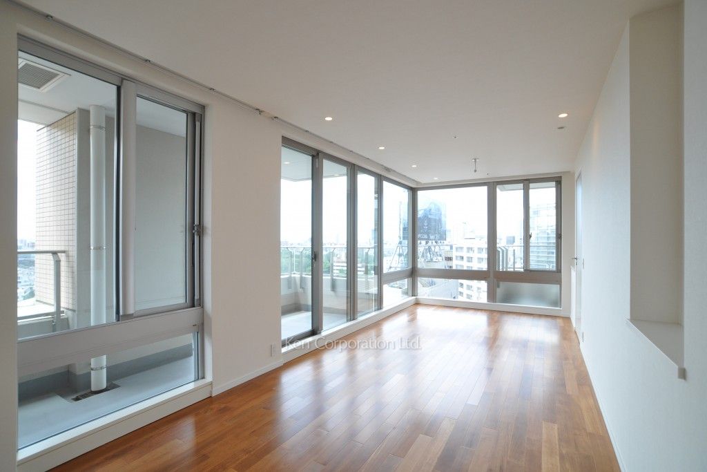 パークアクシス青山一丁目タワーの写真 居室（LDなど） ※10階の同じ間取タイプを撮影。仕様が異なることがあります。