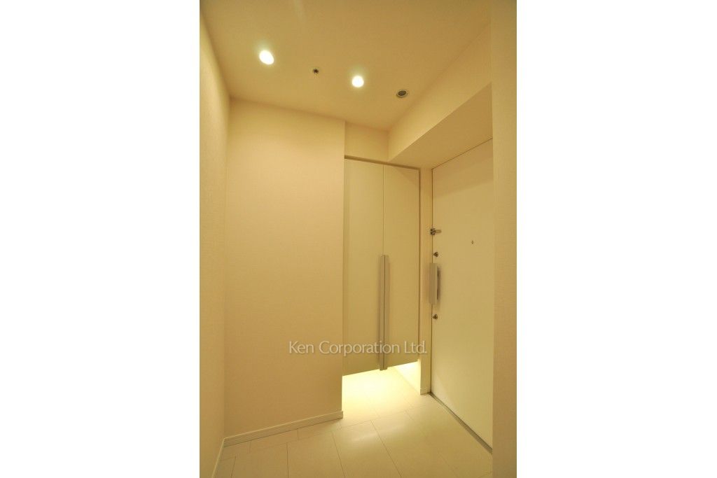 パークアクシス青山一丁目タワーの写真 玄関 ※10階の同じ間取タイプを撮影。仕様が異なることがあります。