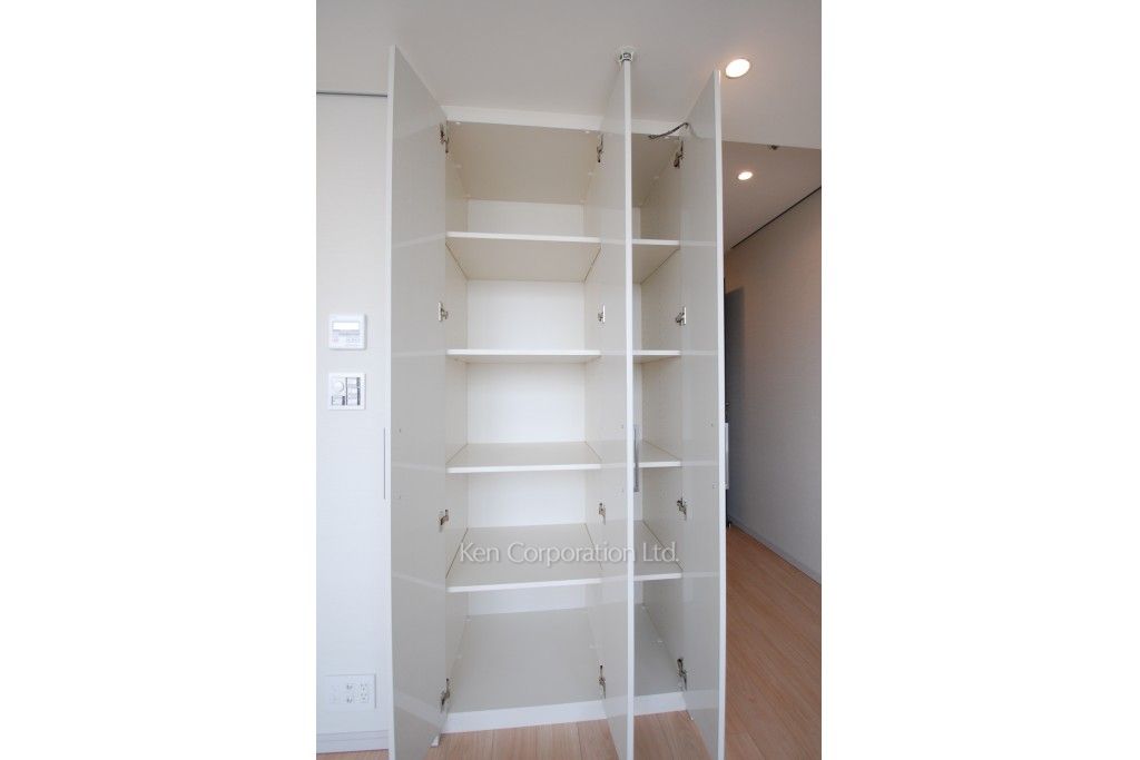 プラティーヌ西新宿の写真 クローゼット