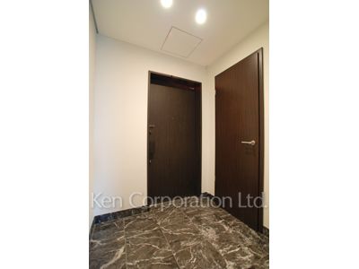 プラティーヌ西新宿の写真 玄関 ※14階の同じ間取タイプを撮影。仕様が異なることがあります。