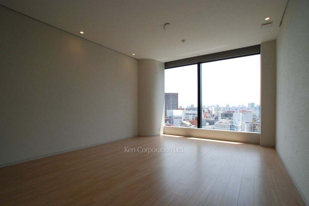 プラティーヌ西新宿の写真 居室（LDなど） ※14階の同じ間取タイプを撮影。仕様が異なることがあります。