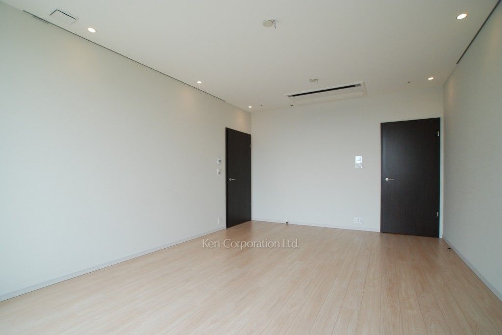 プラティーヌ西新宿の写真 居室（LDなど） ※14階の同じ間取タイプを撮影。仕様が異なることがあります。