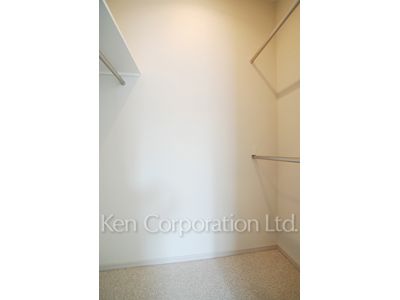 プラティーヌ西新宿の写真 ウォークインクローゼット