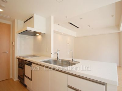 キッチン ※11階の同じ間取タイプを撮影。仕様が異なることがあります。