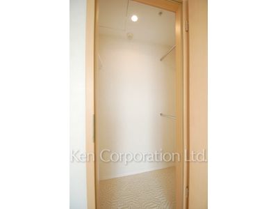 プラティーヌ西新宿の写真 ウォークインクローゼット ※13階の同じ間取タイプを撮影。仕様が異なることがあります。