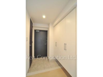 PRIME URBAN 東中野 COURTの写真 玄関 ※4階の同じ間取タイプを撮影。仕様が異なることがあります。