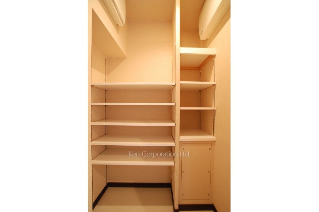 ザ・ベルグレイヴィア麻布の写真 シューズインクローゼット ※8階の同じ間取タイプを撮影。仕様が異なることがあります。