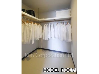 ザ・ベルグレイヴィア麻布の写真 マスターベッドルーム　クローゼット　※MODEL ROOM