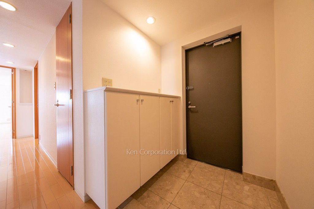 プライマル渋谷桜丘の写真 玄関 ※4階の同じ間取タイプを撮影。仕様が異なることがあります。