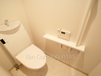 トイレ ※3階の同じ間取タイプを撮影。仕様が異なることがあります。（8階・2LDK）  ※写真の無断転載禁止