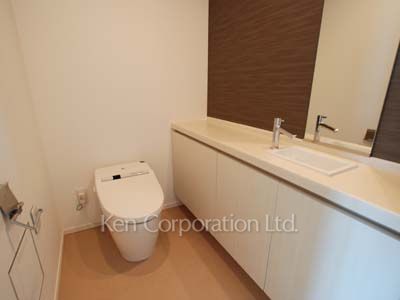 トイレ ※28階の同じ間取タイプを撮影。仕様が異なることがあります。