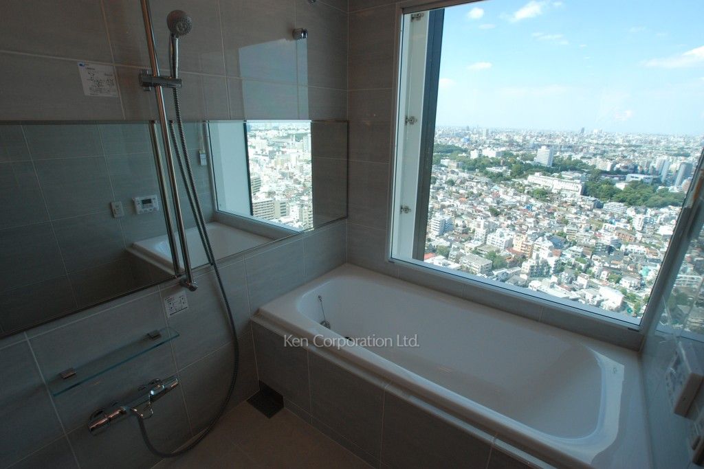 ラ・トゥール青葉台の写真 バスルーム ※28階の同じ間取タイプを撮影。仕様が異なることがあります。