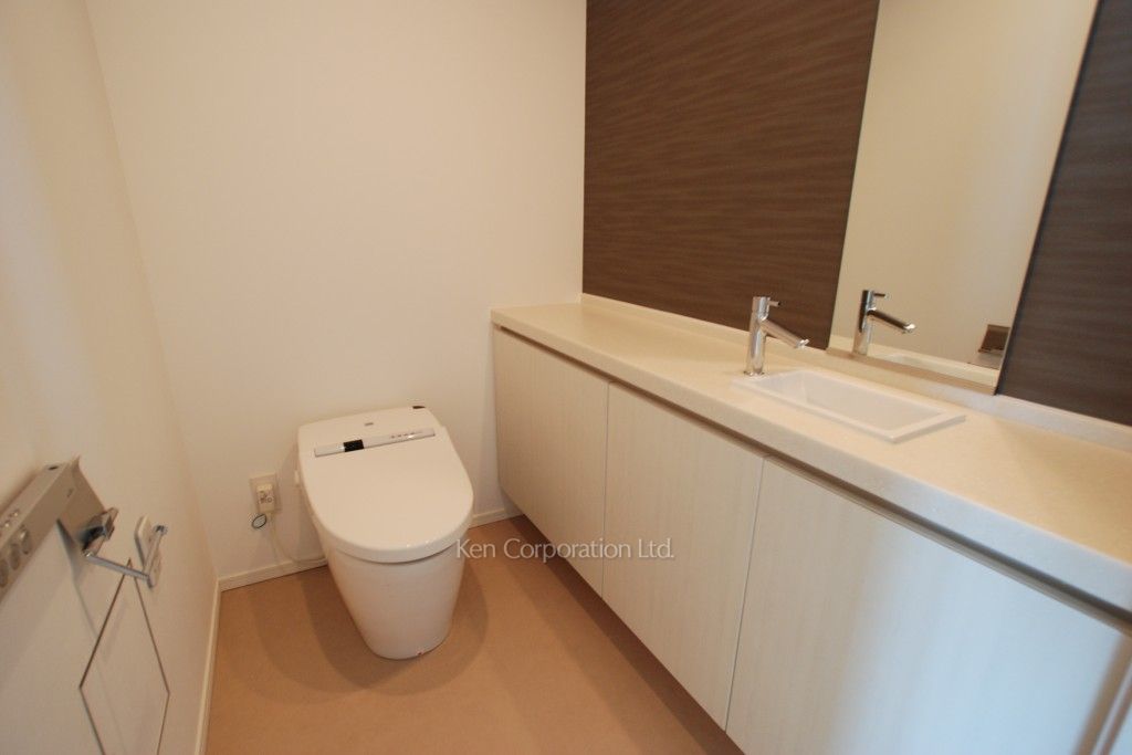 ラ・トゥール青葉台の写真 トイレ ※28階の同じ間取タイプを撮影。仕様が異なることがあります。