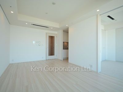 ラ・トゥール青葉台の写真 リビングダイニング ※22階の同じ間取タイプを撮影。仕様が異なることがあります。