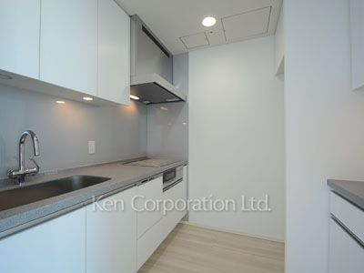 ラ・トゥール青葉台の写真 キッチン ※22階の同じ間取タイプを撮影。仕様が異なることがあります。