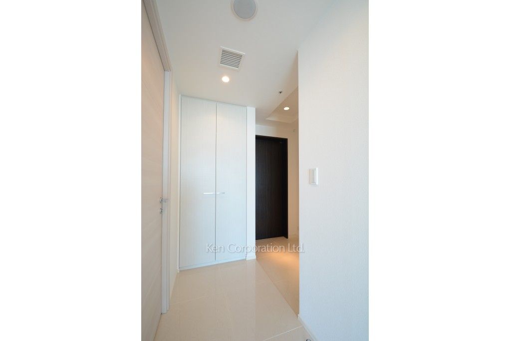 ラ・トゥール青葉台の写真 玄関 ※22階の同じ間取タイプを撮影。仕様が異なることがあります。