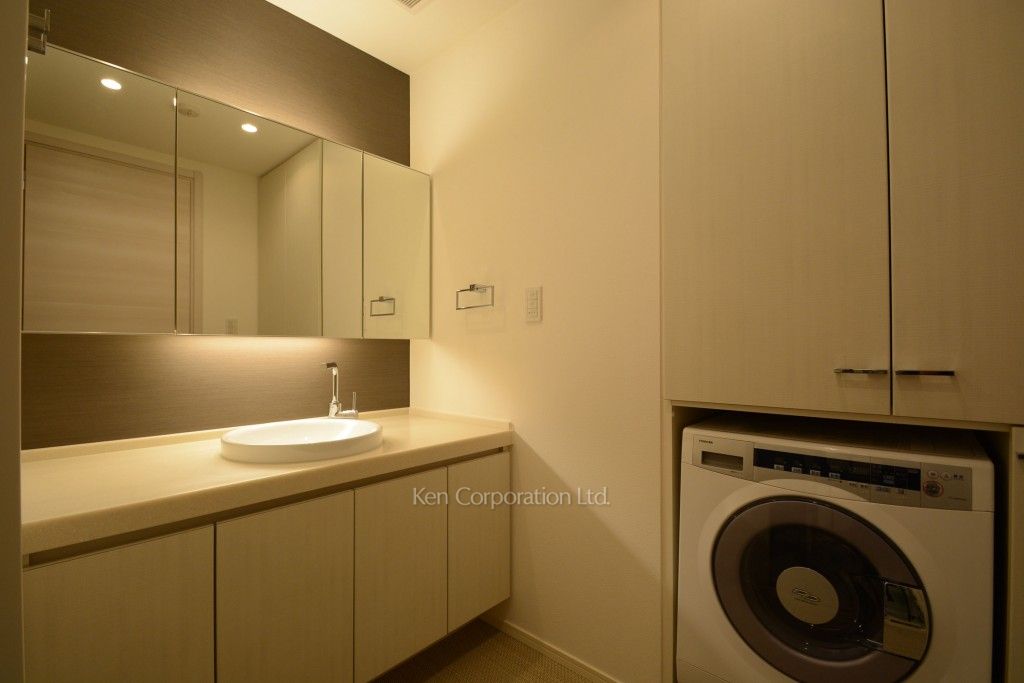 ラ・トゥール青葉台の写真 パウダールーム ※22階の同じ間取タイプを撮影。仕様が異なることがあります。