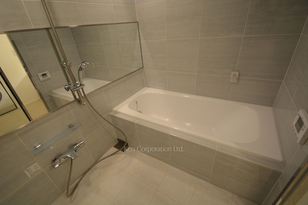 ラ・トゥール青葉台の写真 バスルーム ※22階の同じ間取タイプを撮影。仕様が異なることがあります。