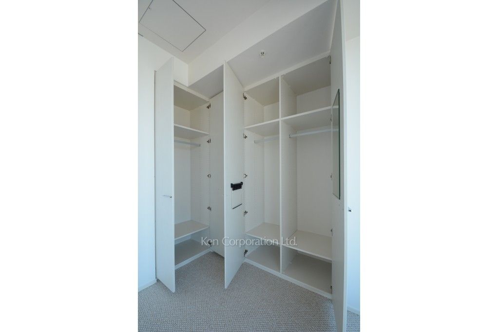 ラ・トゥール青葉台の写真 クローゼット ※22階の同じ間取タイプを撮影。仕様が異なることがあります。