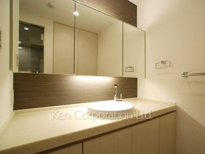 ラ・トゥール青葉台の写真 パウダールーム ※32階の同じ間取タイプを撮影。仕様が異なることがあります。