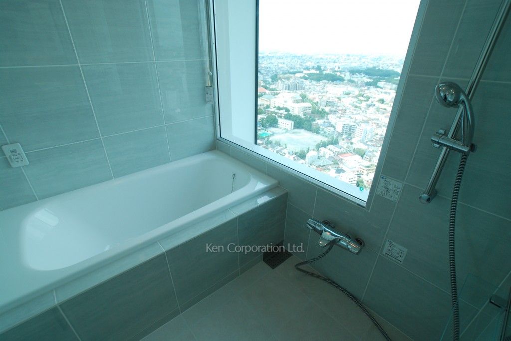 ラ・トゥール青葉台の写真 バスルーム ※28階の同じ間取タイプを撮影。仕様が異なることがあります。